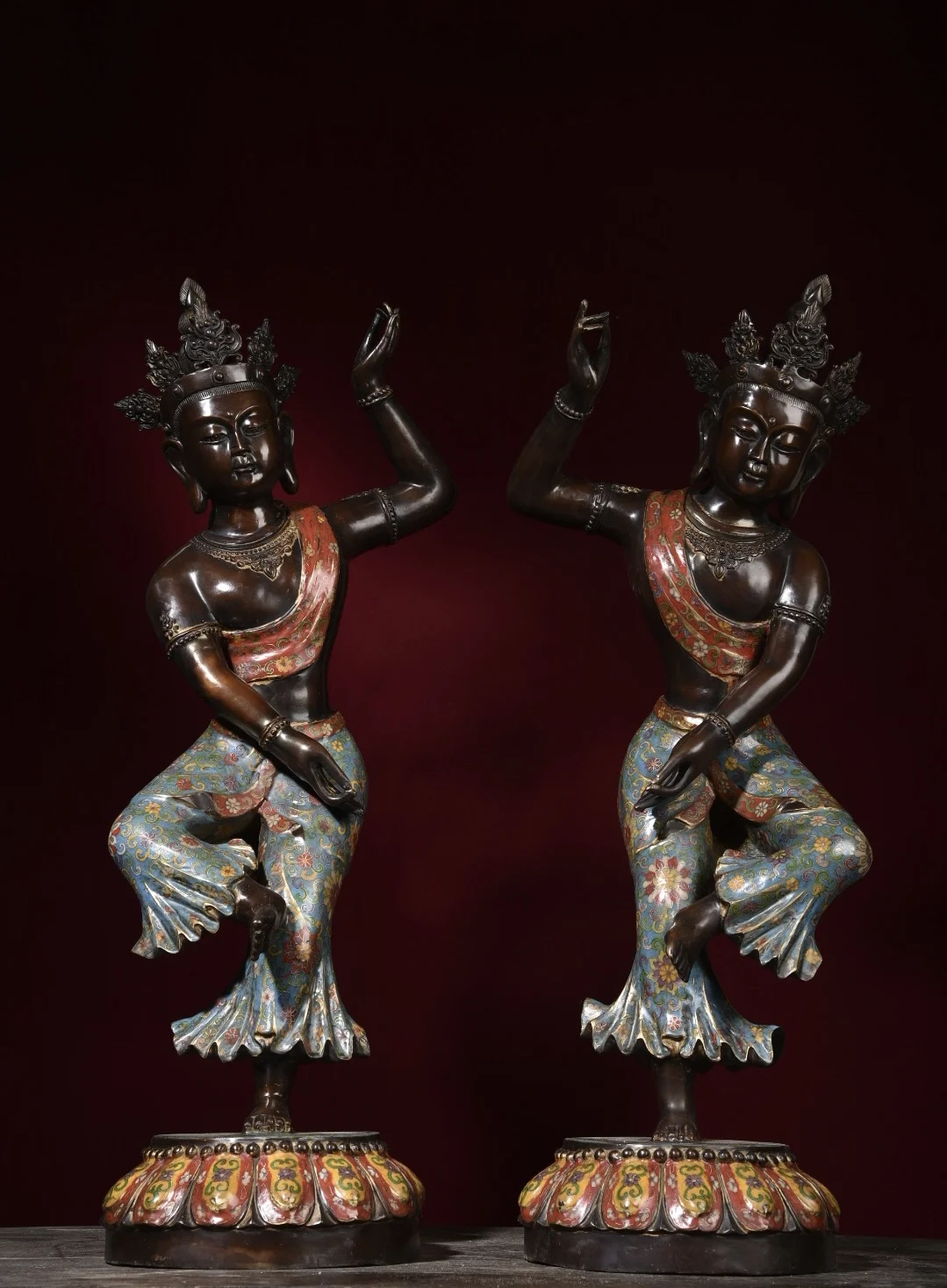 33"Tibet Temple Collection Old Bronze Cloisonne Enamel Vajrasattva Vajra Dance Bodhisattva Protector Buddha Worship Hall
33"Tibet Temple Collection Old Bronze Cloisonne Enamel Vajrasattva Vajra Dance Bodhisattva Protector Buddha Worship Hall
