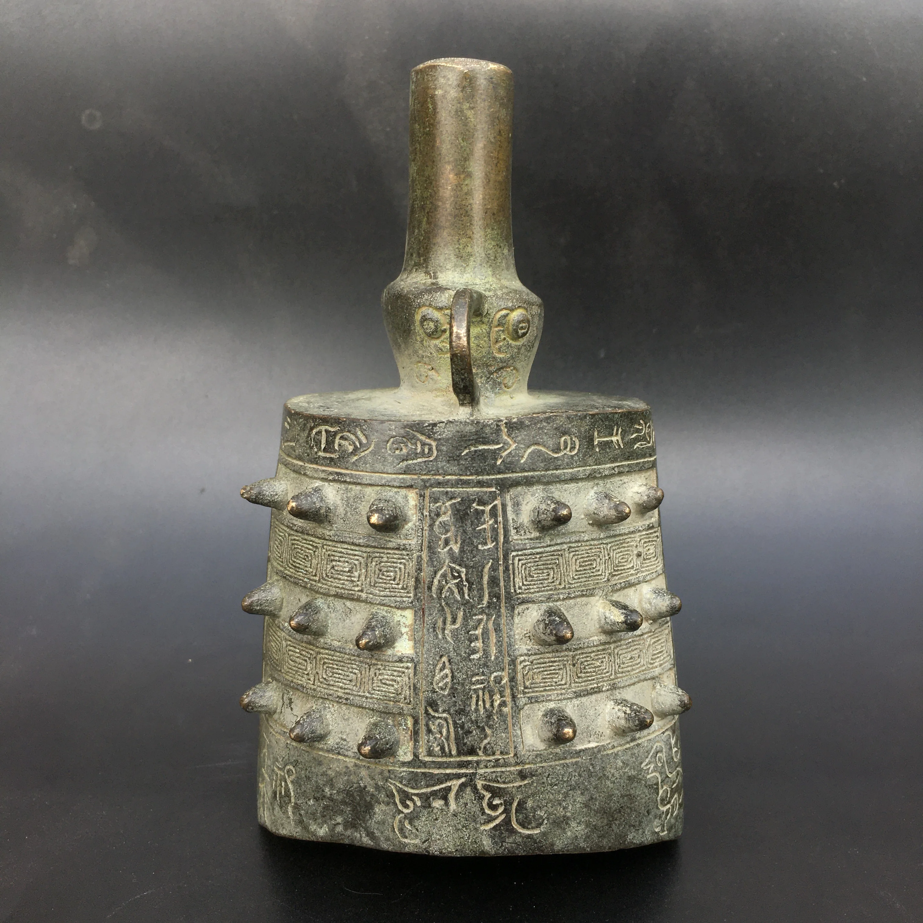 

Antique Bronze Chime Bell Musical Instrument Spring and Autumn Warring States Period Qin and Han Dynasty Chime Bell Handicrafts