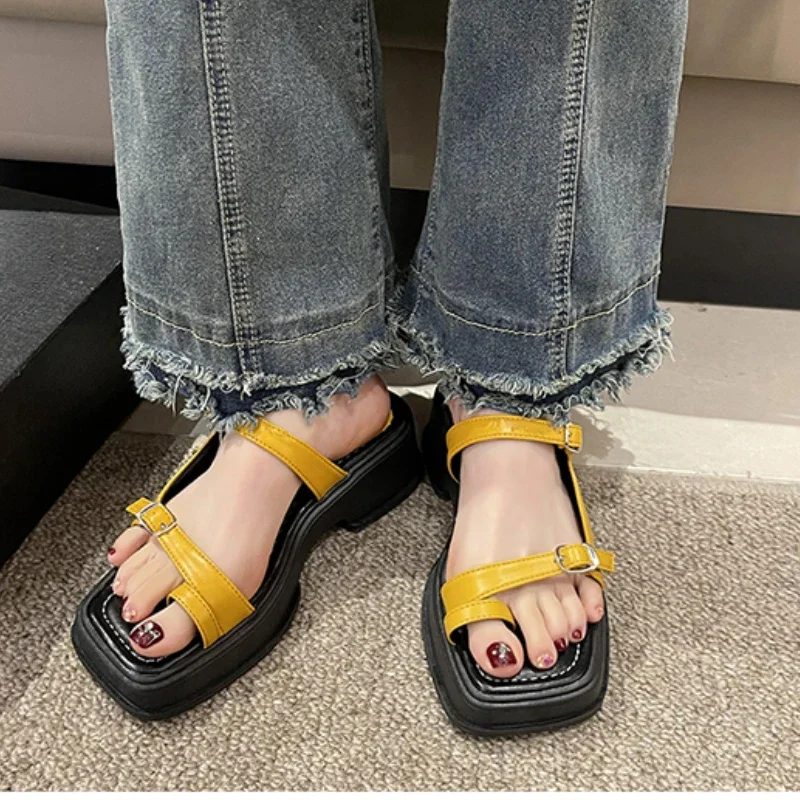 New Summer Women's Slippers Thick Sole, High Toe, Breathable Square Head, Needle Buckle, Fashion Casual Beach High Heel Sandals
New Summer Women's Slippers Thick Sole, High Toe, Breathable Square Head, Needle Buckle, Fashion Casual Beach High Heel Sandals