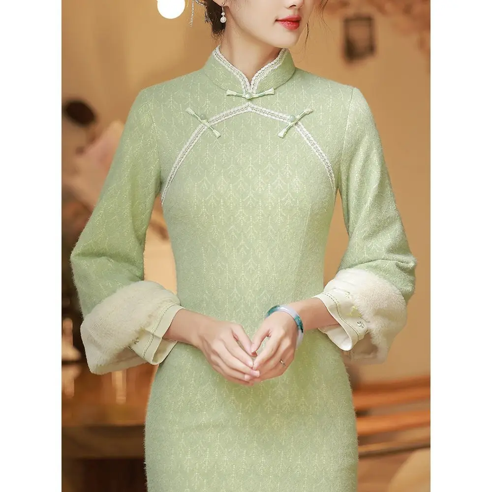 Qipao 2024 New Autumn/Winter Thickened Cheongsam New Elegant Chinese Dress Green Long sleeved Daily Winter Dress
Qipao 2024 New Autumn/Winter Thickened Cheongsam New Elegant Chinese Dress Green Long sleeved Daily Winter Dress