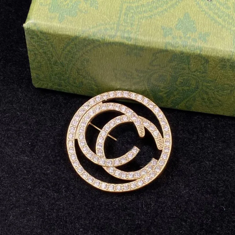 Donia Jewelry European and American Fashion Letters Titanium Micro-Inlaid AAA Zircon Brooch Luxury Retro Pin.
Donia Jewelry European and American Fashion Letters Titanium Micro-Inlaid AAA Zircon Brooch Luxury Retro Pin.