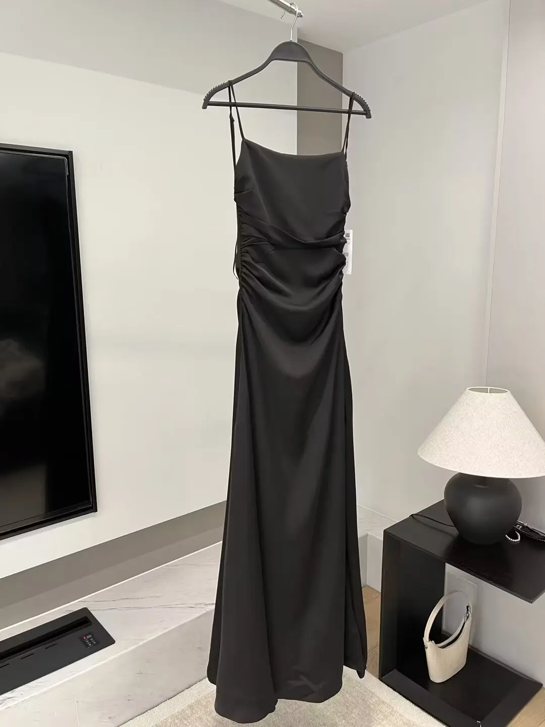 Women New Chic Fashion Pleated decoration Sleeveless Slim Suspender Midi Dress Vintage Backless Zipper Female Dresses robe Mujer
Women New Chic Fashion Pleated decoration Sleeveless Slim Suspender Midi Dress Vintage Backless Zipper Female Dresses robe Mujer