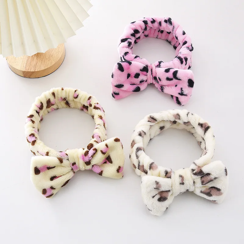 Soft Leopard Print Coral Elastic Hairband Girl Bow Face Wash Headband Stretch Turban Headwrap
Soft Leopard Print Coral Elastic Hairband Girl Bow Face Wash Headband Stretch Turban Headwrap