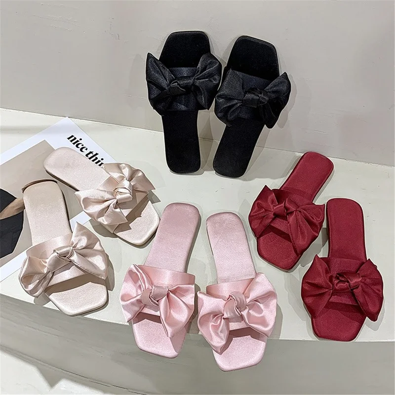 Summer Fashion Satins Wedding Slippers Luxury Women Peep Toe Bedroom Home Sandals Bride Bridesmaid Wedding Shoes with Silk Bow
Summer Fashion Satins Wedding Slippers Luxury Women Peep Toe Bedroom Home Sandals Bride Bridesmaid Wedding Shoes with Silk Bow