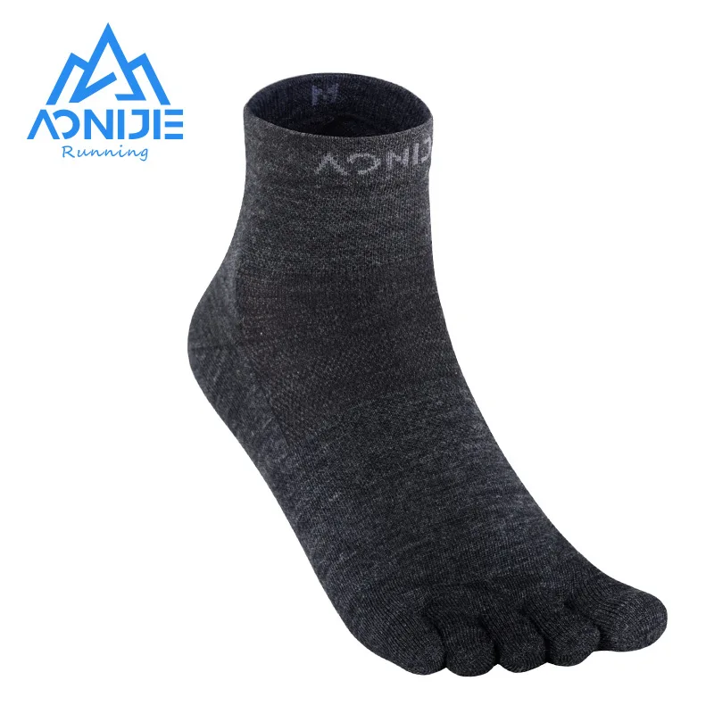 AONIJIE Sports Socks Wool Warm Women Men Running Cycling Socks Breathable Non-slip Football Basketball Golf Tennis Camping Socks
AONIJIE Sports Socks Wool Warm Women Men Running Cycling Socks Breathable Non-slip Football Basketball Golf Tennis Camping Socks