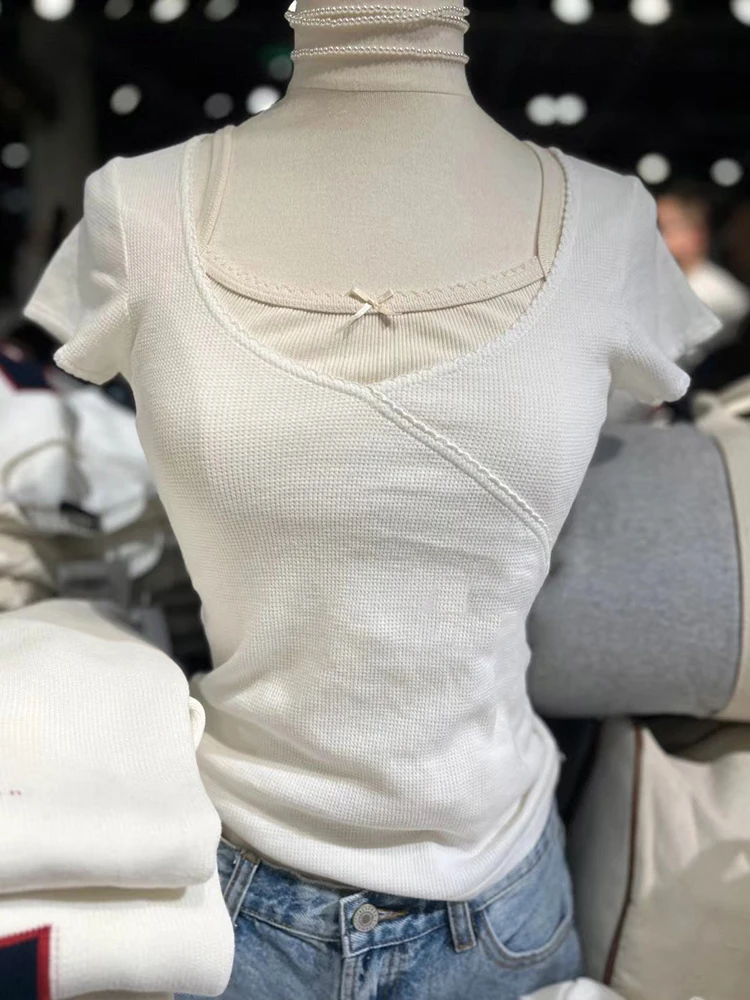 Vintage Lace Trim Waffle Tees Casual Summer Sexy V Neck White Cotton Short Sleeve T-shirt Women Harajuku Solid Slim Crop Top Y2k
Vintage Lace Trim Waffle Tees Casual Summer Sexy V Neck White Cotton Short Sleeve T-shirt Women Harajuku Solid Slim Crop Top Y2k