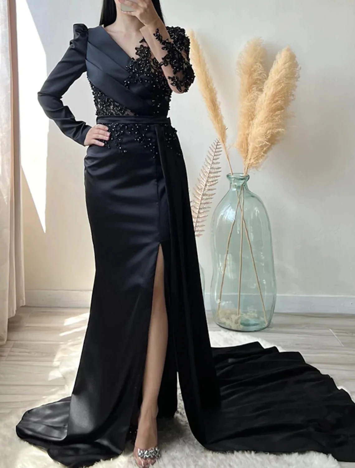 Black Mermaid Arabic Dubai Evening Formal Dress V Neck Long Sleeve Slit Appliques Satin Prom Party Gowns New Robe De Soiree
Black Mermaid Arabic Dubai Evening Formal Dress V Neck Long Sleeve Slit Appliques Satin Prom Party Gowns New Robe De Soiree