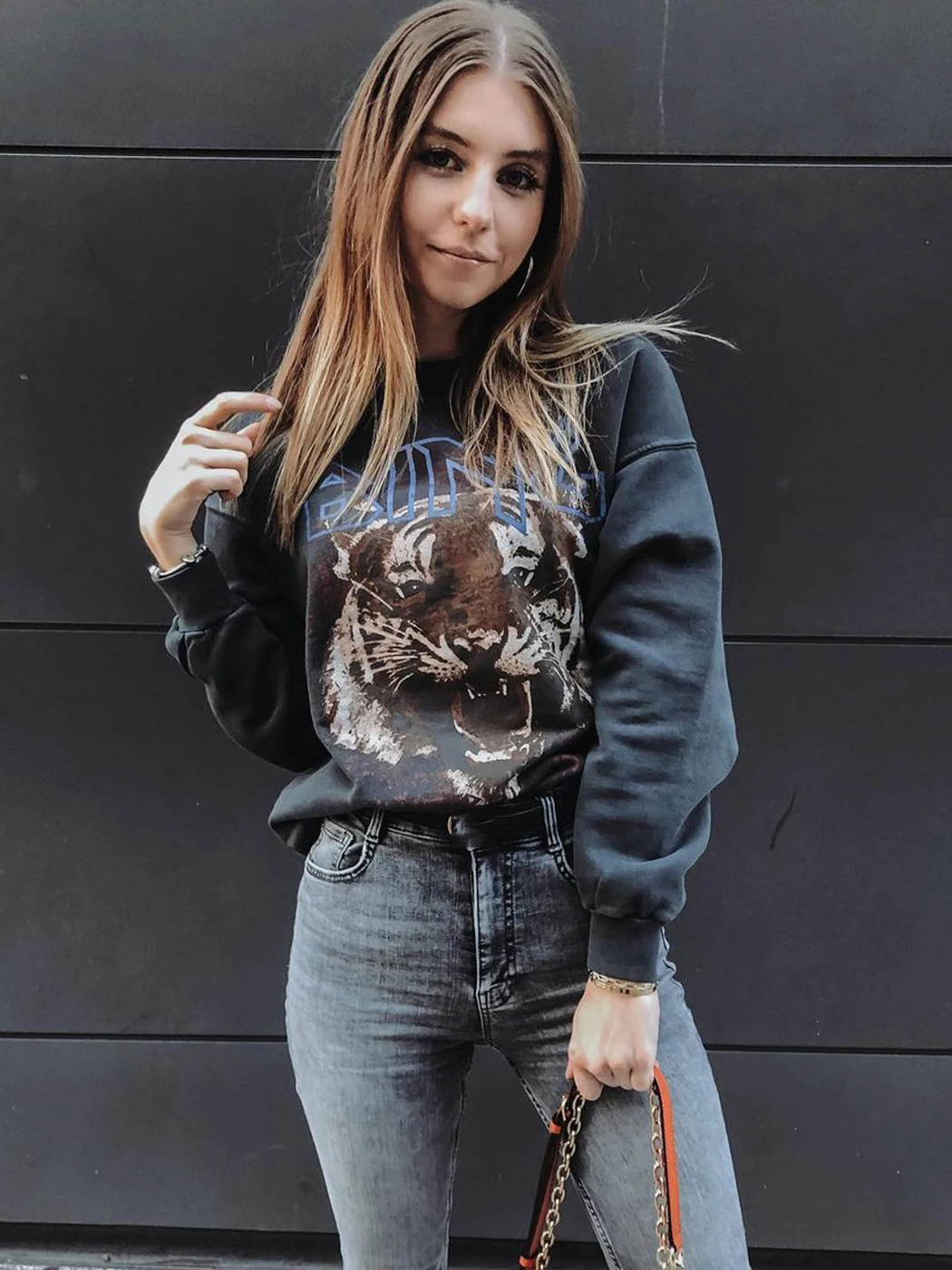 2023 Retro Fade Black Tiger Sweatshirts Women Fashion Streetwear Tops Autumn Long Sleeve O-Neck Pullover Loose Sweatshirts Tops
2023 Retro Fade Black Tiger Sweatshirts Women Fashion Streetwear Tops Autumn Long Sleeve O-Neck Pullover Loose Sweatshirts Tops