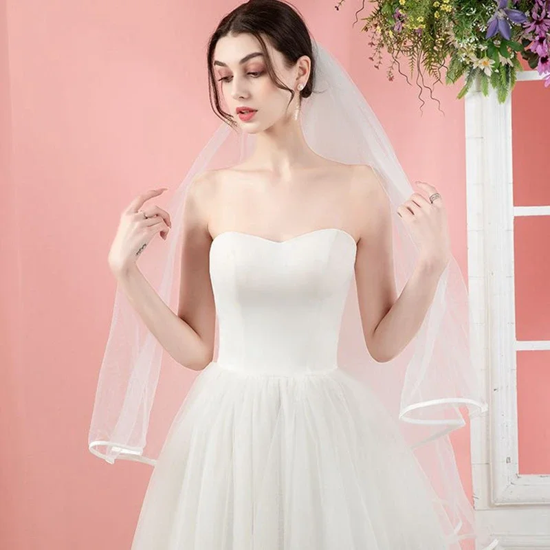Hot sale Two Layers Bridal Veils Ribbon Edge Bride Wedding Accessories In Stock Wedding veil with Comb Wedding Bride
Hot sale Two Layers Bridal Veils Ribbon Edge Bride Wedding Accessories In Stock Wedding veil with Comb Wedding Bride