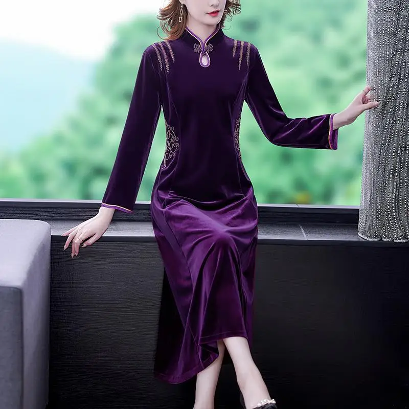 5XL Autumn Spring 2023 New Fashionable Costume High Quality Velvet Dress Woman Elegant Embroidery Modified Cheongsam Dress T1693
5XL Autumn Spring 2023 New Fashionable Costume High Quality Velvet Dress Woman Elegant Embroidery Modified Cheongsam Dress T1693