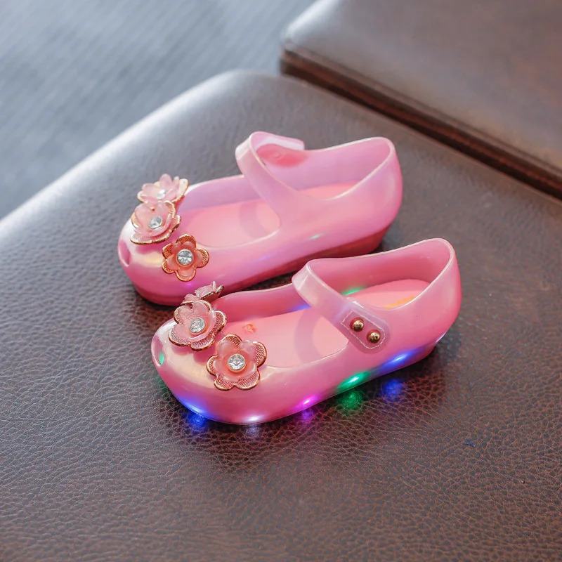 PVC Summer New LED Flashing Girls' Shoes Kids Flowers Princess Beach Shoes Fish Mouth Baby Cool Slippers Jelly Shoes SO112
PVC Summer New LED Flashing Girls' Shoes Kids Flowers Princess Beach Shoes Fish Mouth Baby Cool Slippers Jelly Shoes SO112