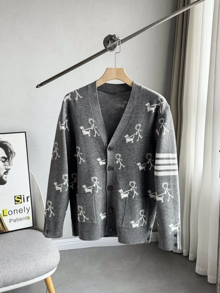 Autumn Men Cardigan Sweater Animal Casual Single-Breasted Fashion Knit Sweater Stitching Colorblock Stand Collar Coats
Autumn Men Cardigan Sweater Animal Casual Single-Breasted Fashion Knit Sweater Stitching Colorblock Stand Collar Coats