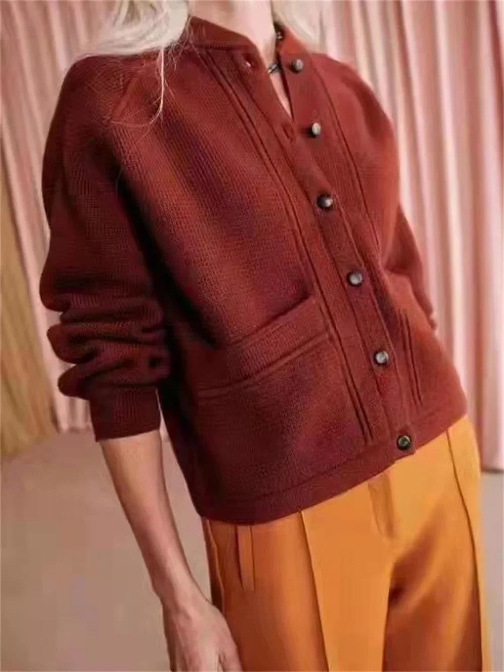 Women's Knitted Cardigan with Pockets 2023 New V-Neck Warm Casual Solid Color Long Sleeve Sweater
Women's Knitted Cardigan with Pockets 2023 New V-Neck Warm Casual Solid Color Long Sleeve Sweater