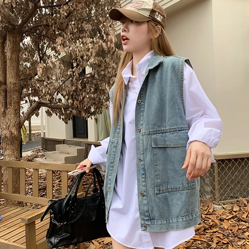 2022 New Autumn And Winter Sleeveless Denim Vest Loose Vintage Free Shipping
2022 New Autumn And Winter Sleeveless Denim Vest Loose Vintage Free Shipping
