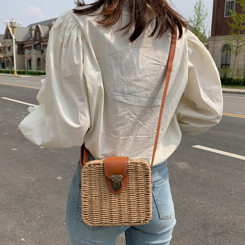 Small Round Rattan Purse - Handwoven Vacation Essential 4 Sf6657d32b6da45e4a36eedbe270e904bO