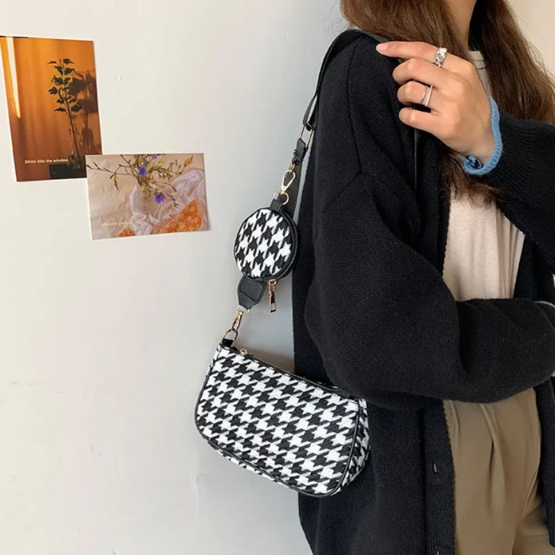 2023 женская сумка через плечо, винтажные клетчатые Наплечные сумки с принтом, с мини-круглым кошельком
2023 женская сумка через плечо, винтажные клетчатые Наплечные сумки с принтом, с мини-круглым кошельком