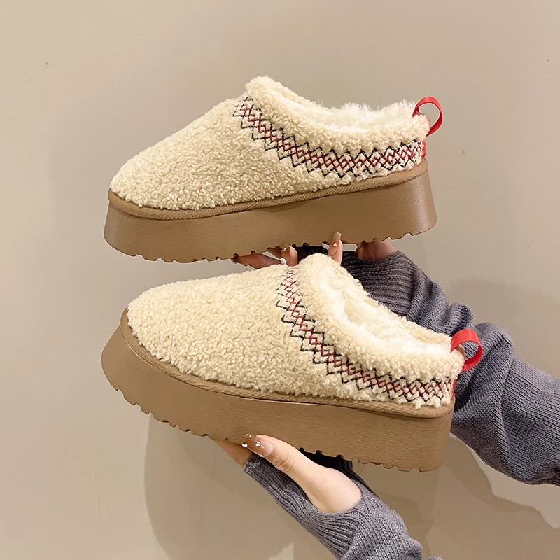 Women's Shoe Size 35-40 Winter Ethnic Plush Slippers Warm And Fashionable 4CM Thick Soled Comfortable Women's Shoes
Women's Shoe Size 35-40 Winter Ethnic Plush Slippers Warm And Fashionable 4CM Thick Soled Comfortable Women's Shoes