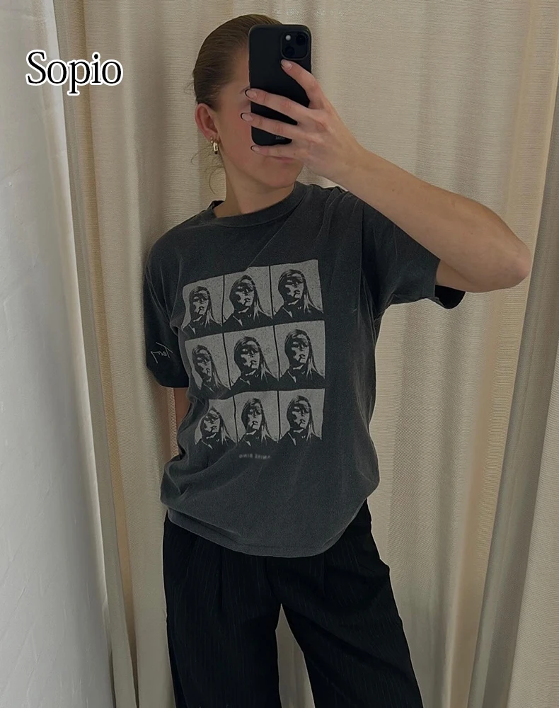 Multi Portrait Print Wash Women's Short Sleeved T-shirt Fashion Retro Distress Short Sleeve Tops Casual Loose Street Tee Shirts
Multi Portrait Print Wash Women's Short Sleeved T-shirt Fashion Retro Distress Short Sleeve Tops Casual Loose Street Tee Shirts
