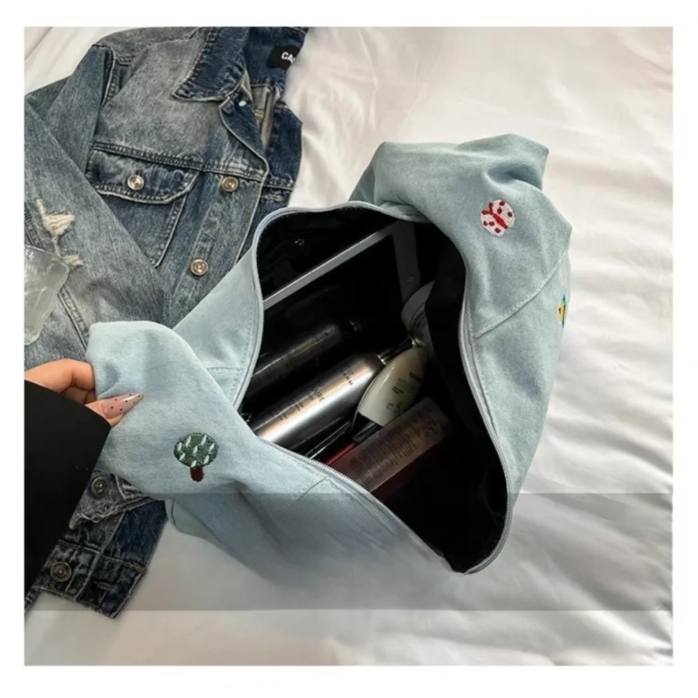 Zipper Closure Shoulder Bag Embroidered Design Korean Style Canvas Bag Sweet Style Cute Design Large-capacity Bag Class Use Zipper Closure Shoulder Bag Embroidered Design Korean Style Canvas Bag Sweet Style Cute Design Large-capacity Bag Class Use