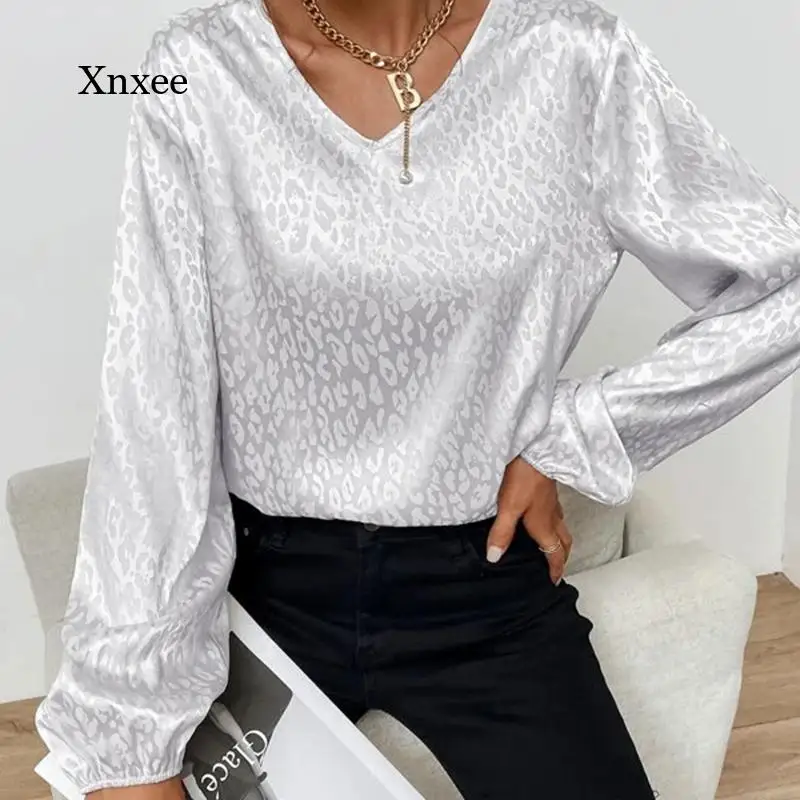 Elegant Lady Leopard Print Satin Blouse 2022 Spring New V Neck Pullover Tops Autumn Women Casual Jacquard Long Sleeve Soft Shirt
Elegant Lady Leopard Print Satin Blouse 2022 Spring New V Neck Pullover Tops Autumn Women Casual Jacquard Long Sleeve Soft Shirt