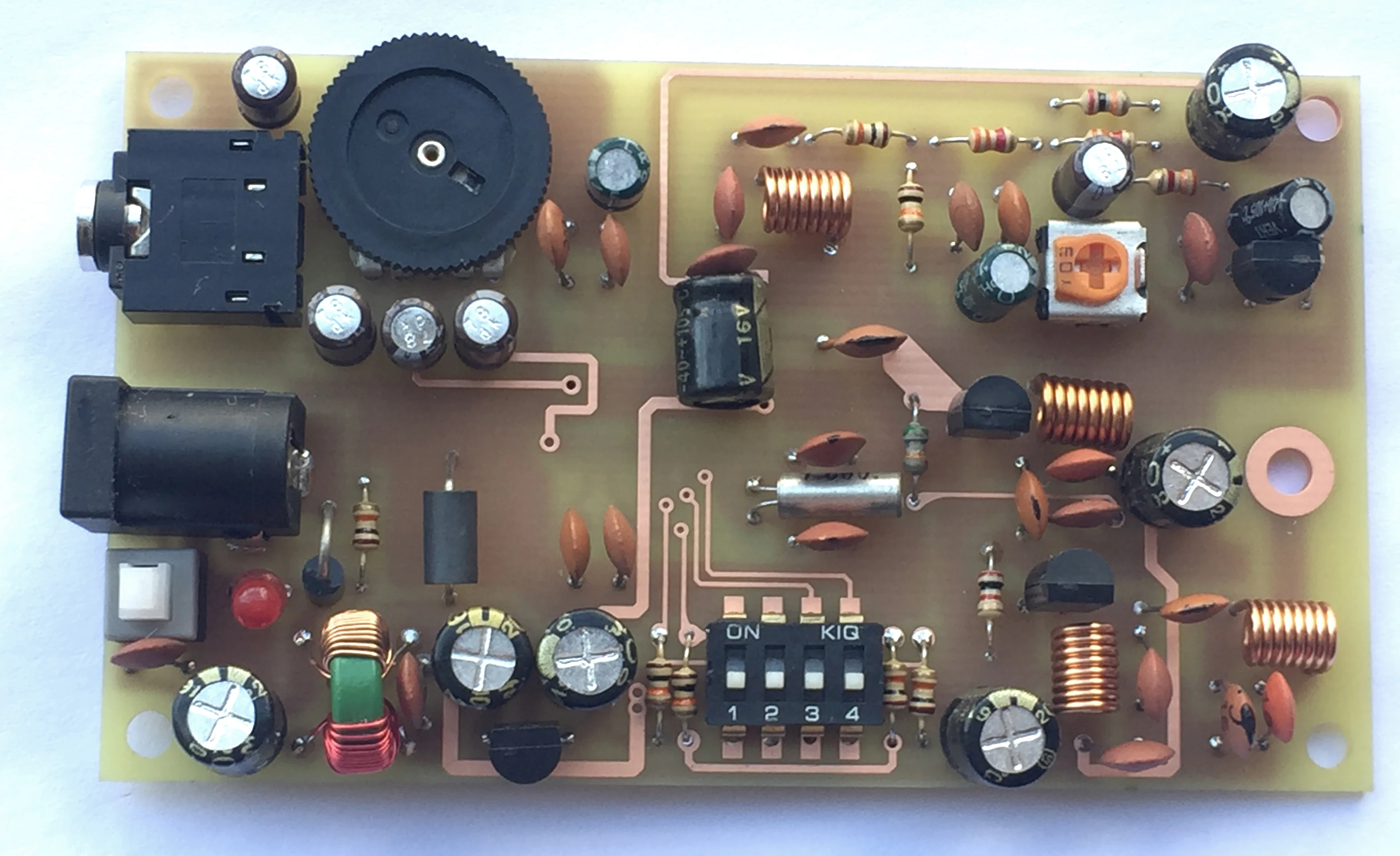 FM FM Transmitter Radio Broadcast School Phase-locked Loop Experiment Kit Campus Radio
FM FM Transmitter Radio Broadcast School Phase-locked Loop Experiment Kit Campus Radio