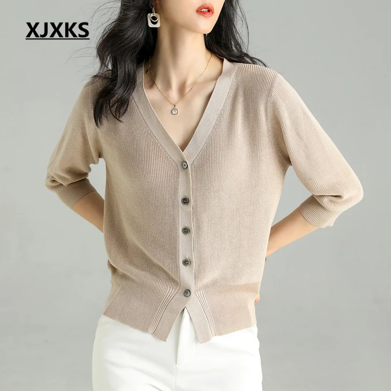 XJXKS 2022 Spring Autumn New Fashion V-neck Three-quarter Sleeve Women Cardigan Jacket Wool Knit Sweater Coat Female Chaquetas
XJXKS 2022 Spring Autumn New Fashion V-neck Three-quarter Sleeve Women Cardigan Jacket Wool Knit Sweater Coat Female Chaquetas
