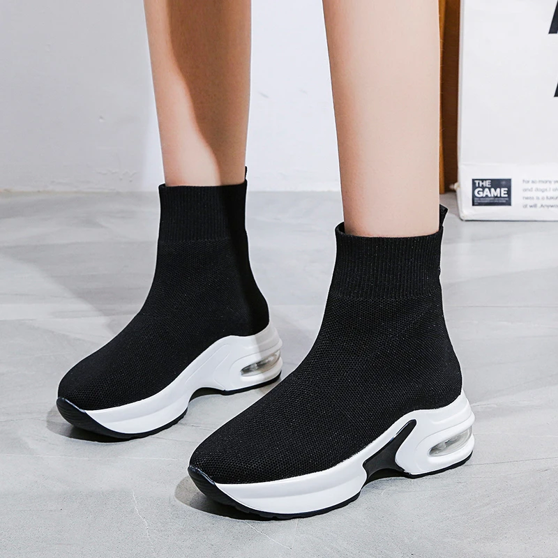 Women's shoes, socks and boots with inner height, new elastic knitting sports, leisure and medium boots in autumn and winter of
Women's shoes, socks and boots with inner height, new elastic knitting sports, leisure and medium boots in autumn and winter of