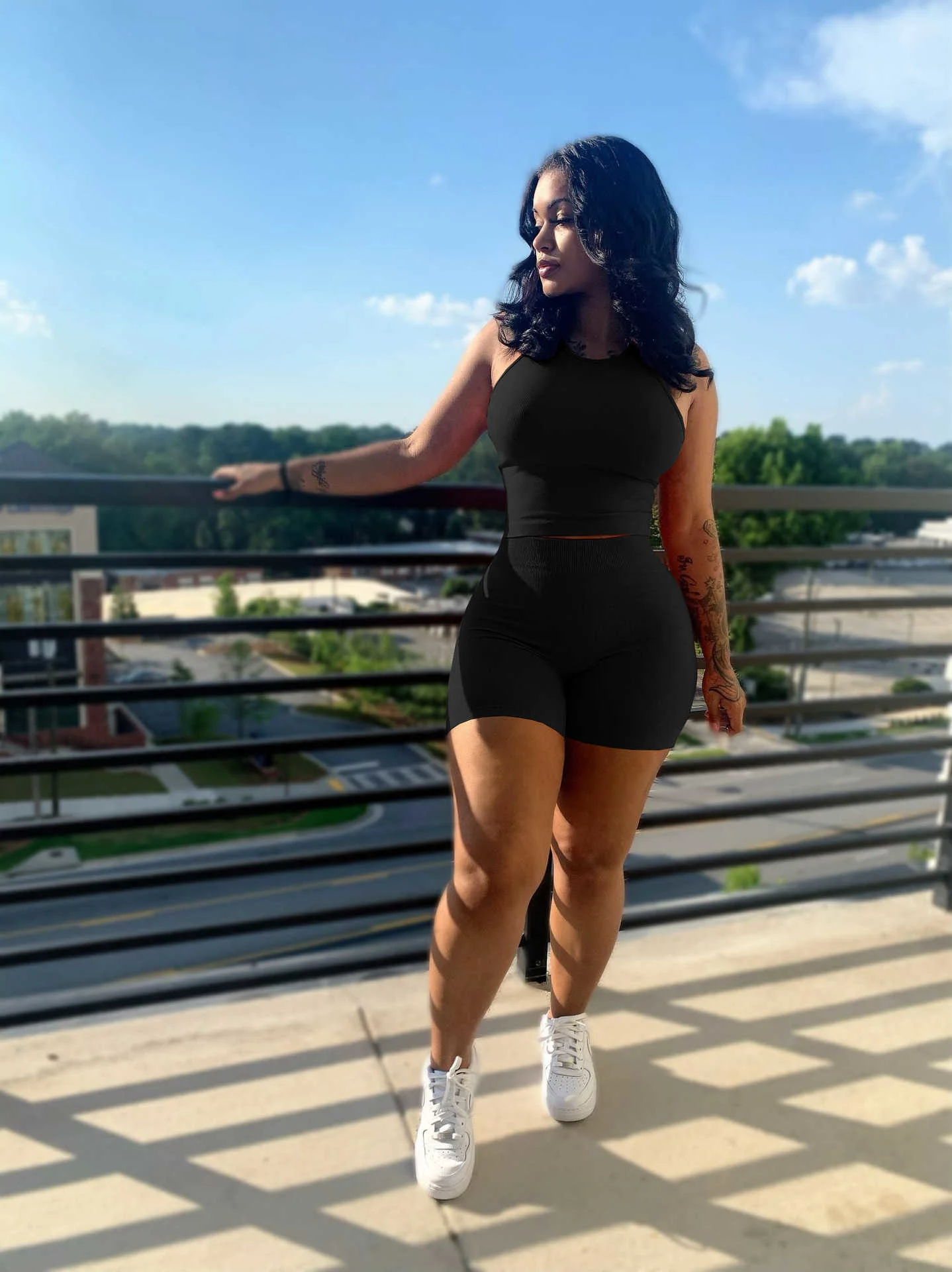 Fashion Women's Short Sets Sleeveless Round Neck Vest Sporty Shorts Suit 2023 Chic Summer Two 2 Piece Set Outfits Tracksuit
Fashion Women's Short Sets Sleeveless Round Neck Vest Sporty Shorts Suit 2023 Chic Summer Two 2 Piece Set Outfits Tracksuit