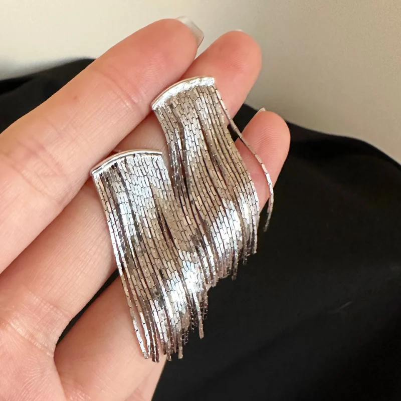 Solid 925 Sterling Silver Blingbling Snake Chain Tassel Earring No Zircon Stone Dangle Ear Jewelry for Women Party Wedding
Solid 925 Sterling Silver Blingbling Snake Chain Tassel Earring No Zircon Stone Dangle Ear Jewelry for Women Party Wedding