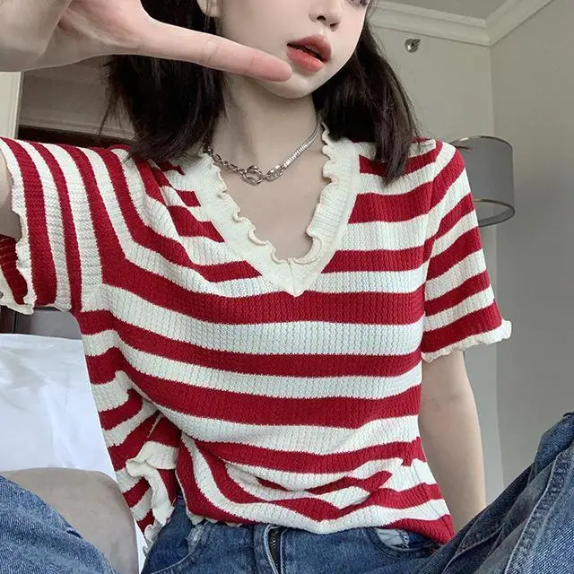 Plus Size Chubby Sister Rolled Fungus Trim V-neck Striped Knit T-shirt Women's Summer Loose Short Sleeve Top Ins
Plus Size Chubby Sister Rolled Fungus Trim V-neck Striped Knit T-shirt Women's Summer Loose Short Sleeve Top Ins