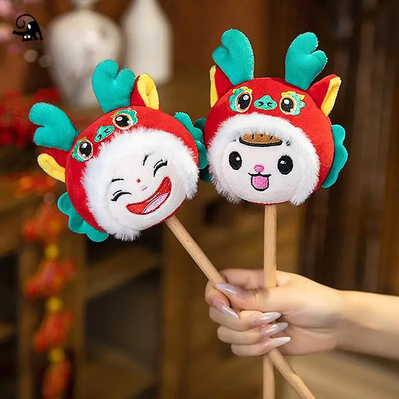 2024 Zodiac Dragon Plush Toy Cute Manual Back Massage Hammer Doll Year Of The Dragon Mascot Long Handheld Hammer New Year's Gift
2024 Zodiac Dragon Plush Toy Cute Manual Back Massage Hammer Doll Year Of The Dragon Mascot Long Handheld Hammer New Year's Gift