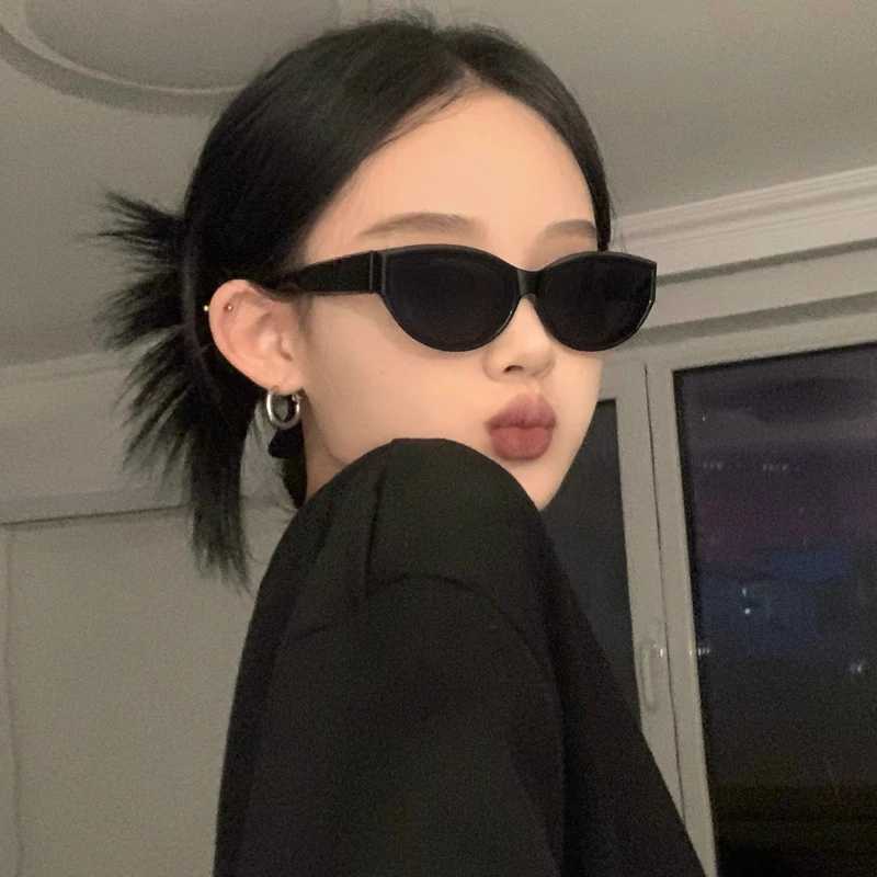 Japanese OWNDYAS American Vintage Cat Eye Sunglasses for Men and Women High End Spicy Girls Oval Sunglasses for Children
Japanese OWNDYAS American Vintage Cat Eye Sunglasses for Men and Women High End Spicy Girls Oval Sunglasses for Children