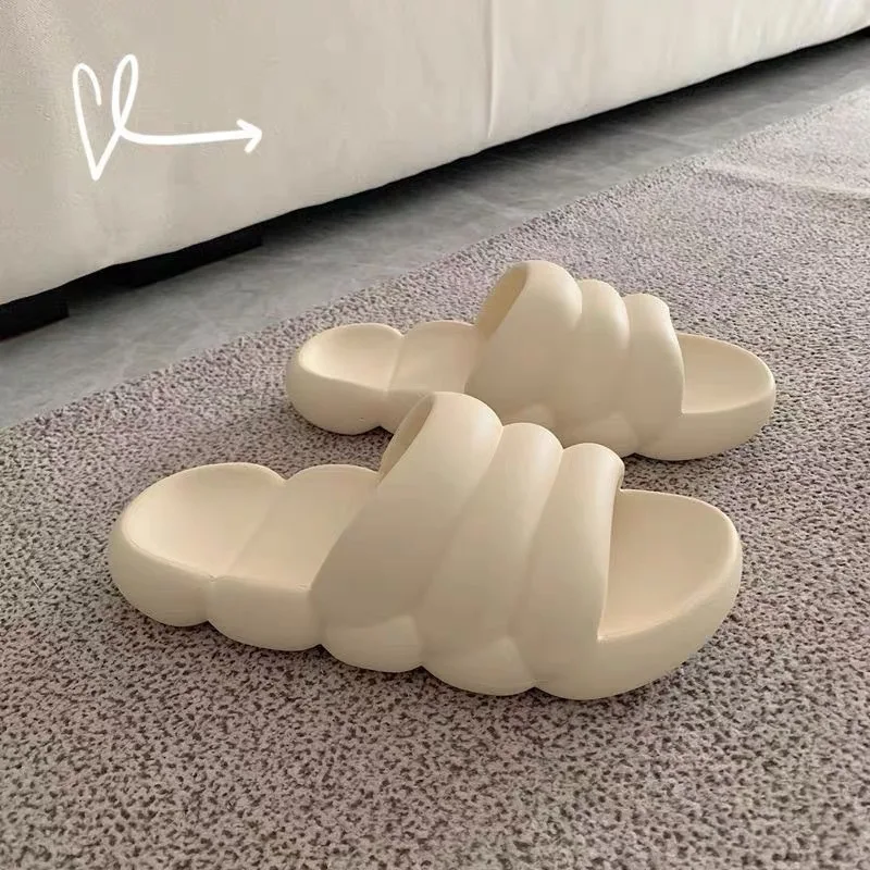 Summer New Slippers Men's Summer Home Fashion Home Bathroom Bath Non-slip Deodorant Thick-soled Sandals and Slippers Men
Summer New Slippers Men's Summer Home Fashion Home Bathroom Bath Non-slip Deodorant Thick-soled Sandals and Slippers Men