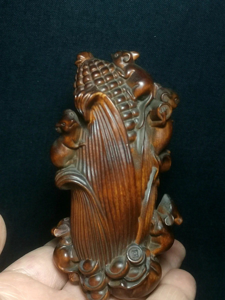 1919 Japanese boxwood hand carved corncob mouse table decoration old collectable gift H 4.0 in
1919 Japanese boxwood hand carved corncob mouse table decoration old collectable gift H 4.0 in