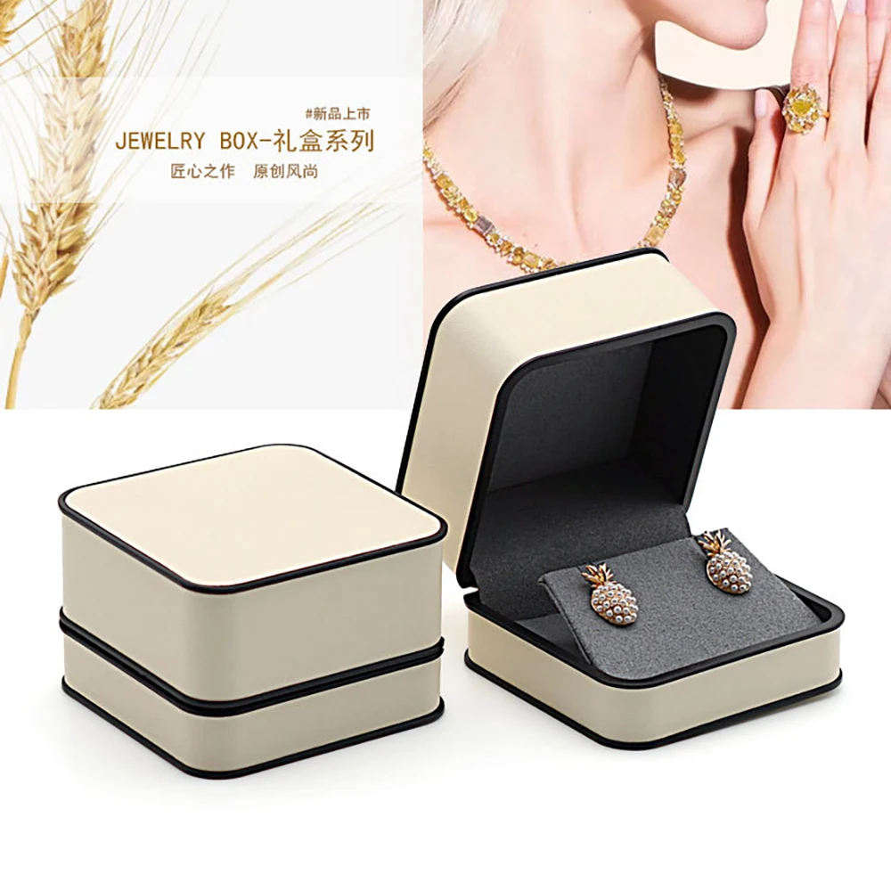 Jewelry Box High Grade PU Leather Fashion Round Corner Black Edge Ring Necklace Box Flap Jewelry Packaging Boxes For Business
Jewelry Box High Grade PU Leather Fashion Round Corner Black Edge Ring Necklace Box Flap Jewelry Packaging Boxes For Business