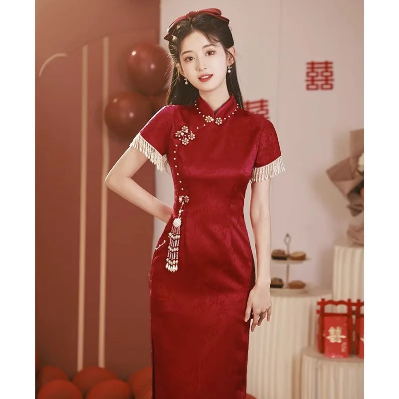 

New Chinese Style Qipao Burgundy Satin Cheongsam Women Elegant Evening Banquet Gown Plus Size 3Xl 4Xl Vestidos Tassels Dresses