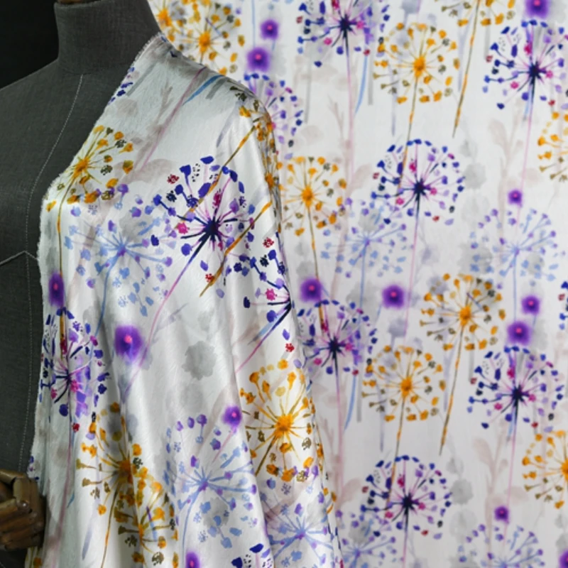 Herringbone Jacquard Silk Fabric 140cm Width 20 Momme Mulberry Silk Sambo Satin Soft Cloth For Cheongsam Dress Sewing
Herringbone Jacquard Silk Fabric 140cm Width 20 Momme Mulberry Silk Sambo Satin Soft Cloth For Cheongsam Dress Sewing