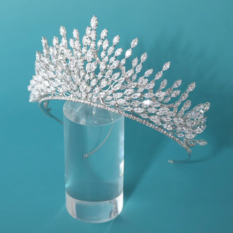 Luxury Tiara For Bride Wedding Hair Jewelry Accessorie 5A Cubic Zirconia Bridal Tiara Crown Headband Pegeant Crowns For Women
Luxury Tiara For Bride Wedding Hair Jewelry Accessorie 5A Cubic Zirconia Bridal Tiara Crown Headband Pegeant Crowns For Women
