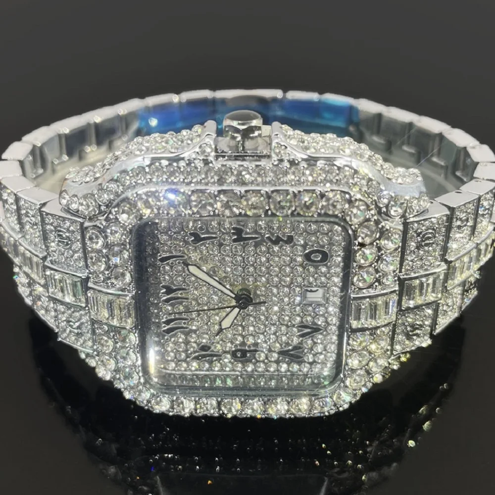 2024 Hip Hop Men's Watches Brand PLADEN Luxury Iced Quartz WristWatch Fashion Full Diamond Bling Square Watches Man Dropshipping
2024 Hip Hop Men's Watches Brand PLADEN Luxury Iced Quartz WristWatch Fashion Full Diamond Bling Square Watches Man Dropshipping