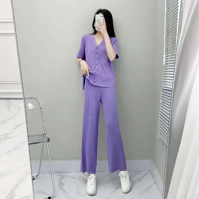 Summer 2023 New Ice Silk Knit Set T-shirt Loose Wide Leg Pants Solid Color Fashion Two Piece Set Women's Fashion
Summer 2023 New Ice Silk Knit Set T-shirt Loose Wide Leg Pants Solid Color Fashion Two Piece Set Women's Fashion