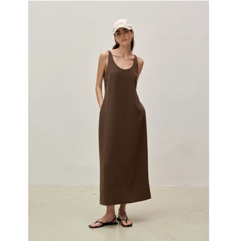 23 year Nordic niche minimalist VC hollow out metal buckle backless U-neck waist up dress 
23 year Nordic niche minimalist VC hollow out metal buckle backless U-neck waist up dress
