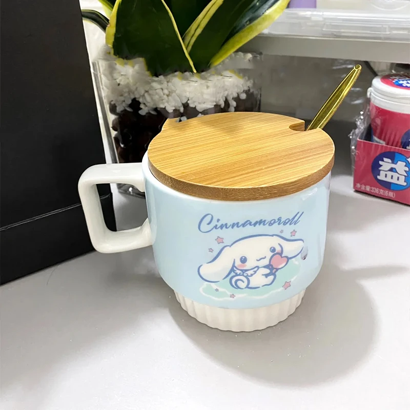 350Ml Kawaii Sanrio Cinnamoroll Ceramics Mug Anime Figure Good Looks Lovers Breakfast Coffee Cup with Cover Student Girl Gift
350Ml Kawaii Sanrio Cinnamoroll Ceramics Mug Anime Figure Good Looks Lovers Breakfast Coffee Cup with Cover Student Girl Gift
