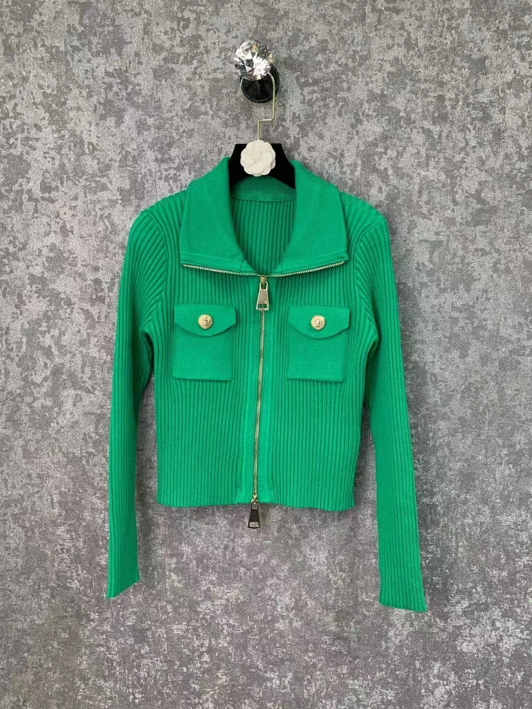 Sweaters Spring New Women Vintage Stretch Lapel Zip Knitted Cardigan Sweater Clothing
Sweaters Spring New Women Vintage Stretch Lapel Zip Knitted Cardigan Sweater Clothing