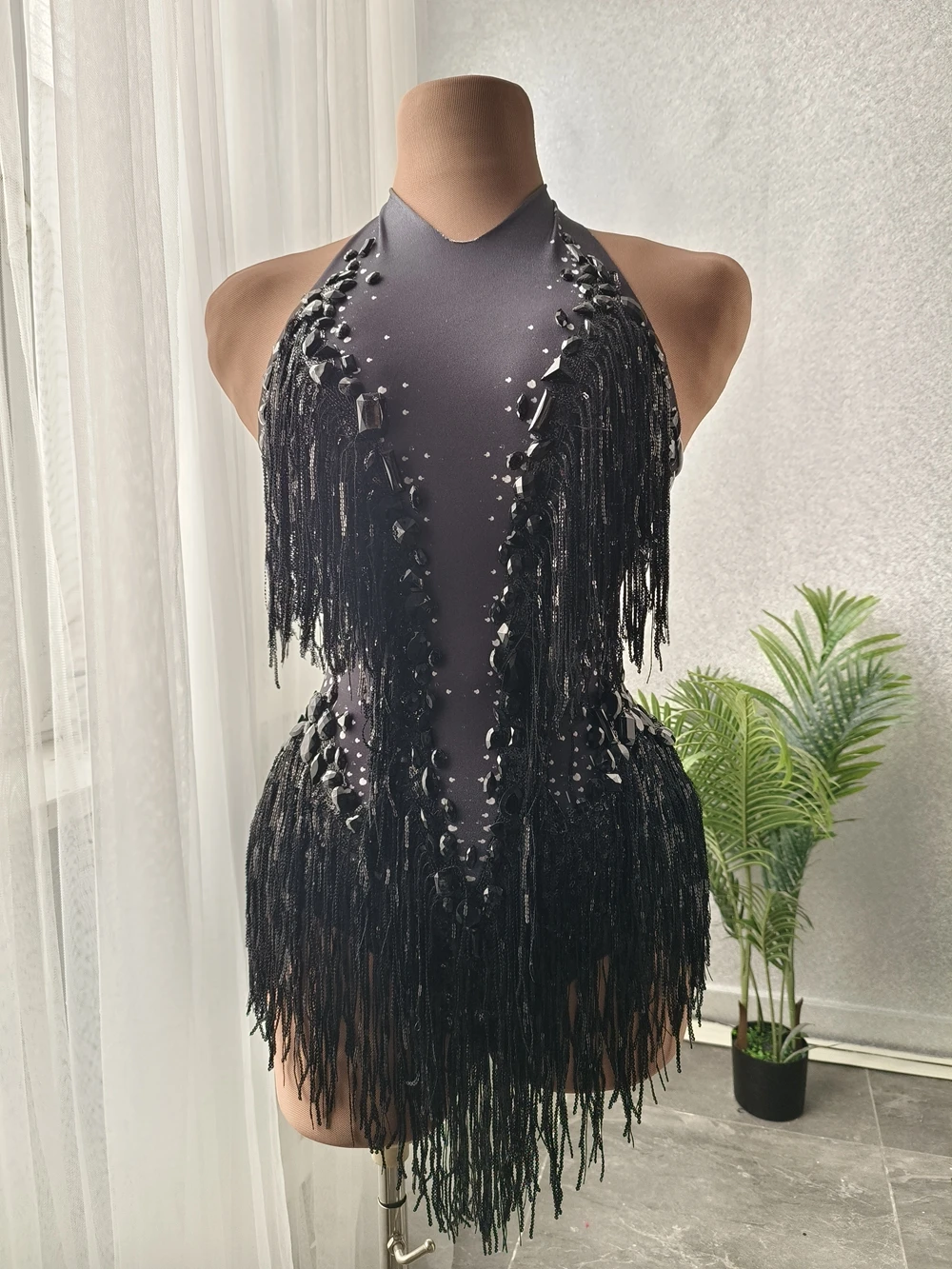 Black Stones Sequins Fringes Leotard Women Nightclub Outfit Dance Costume One-piece Stage Wear Tassel Leotard
Black Stones Sequins Fringes Leotard Women Nightclub Outfit Dance Costume One-piece Stage Wear Tassel Leotard