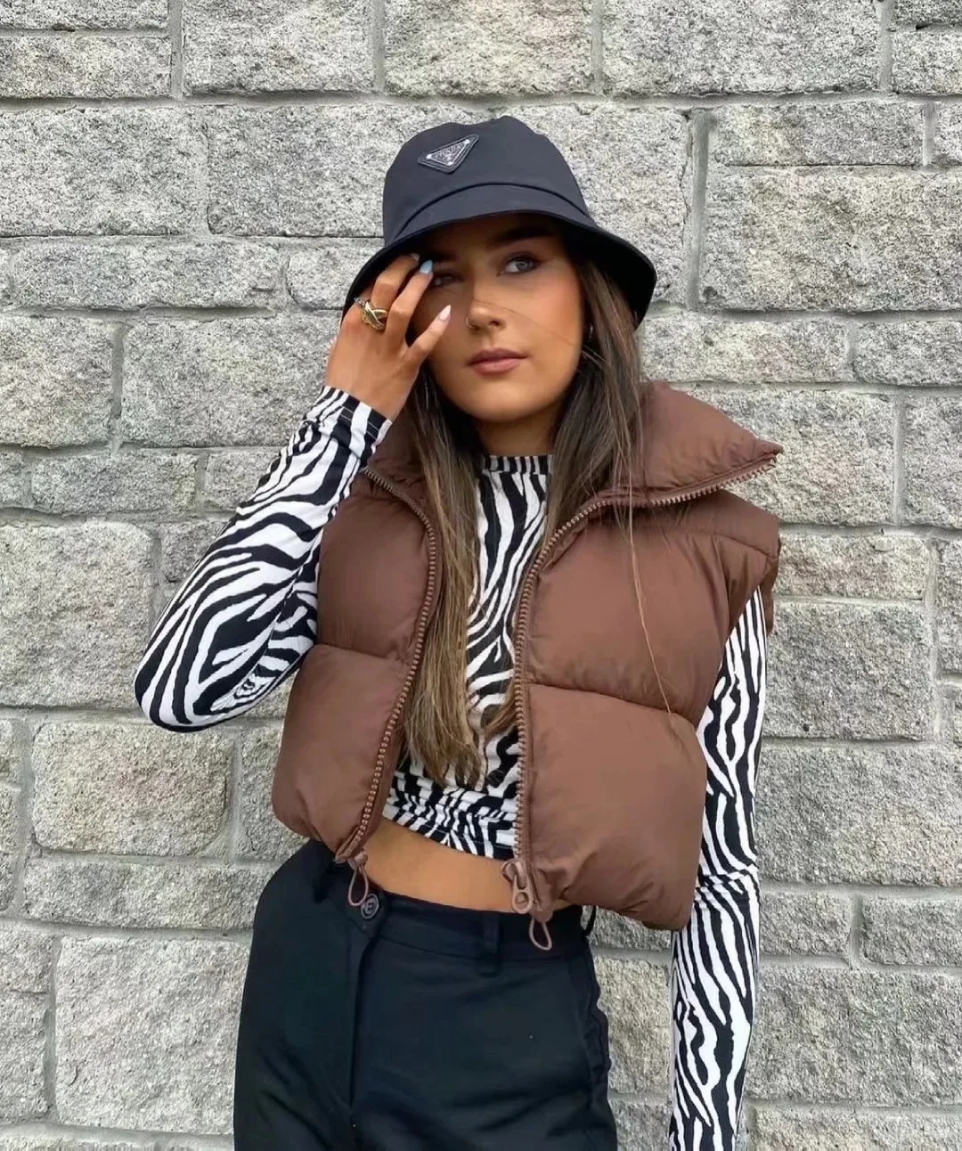 2022 New Puffy Vest Women Zip Up Stand Collar Sleeveless Lightweight Padded Cropped Puffer Quilted Vest Winter Warm Coat Jacket
2022 New Puffy Vest Women Zip Up Stand Collar Sleeveless Lightweight Padded Cropped Puffer Quilted Vest Winter Warm Coat Jacket