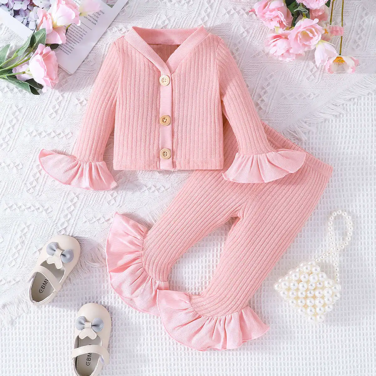 Spring Autumn Leisure Pit Long Sleeve Shirt + Flared Pants Two-piece Korean Version of Fashion Little Girl Suit Girl Clothes
Spring Autumn Leisure Pit Long Sleeve Shirt + Flared Pants Two-piece Korean Version of Fashion Little Girl Suit Girl Clothes