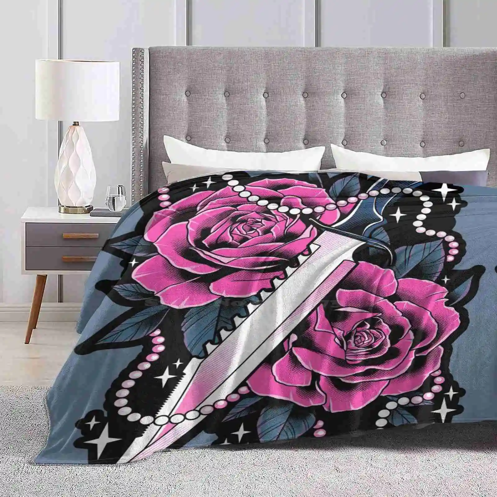 

Нож и розы, Лидер продаж, домашнее фланелевое одеяло для дома, пастельный нож, дизайн татуировок, неотрадиционные розовые розы