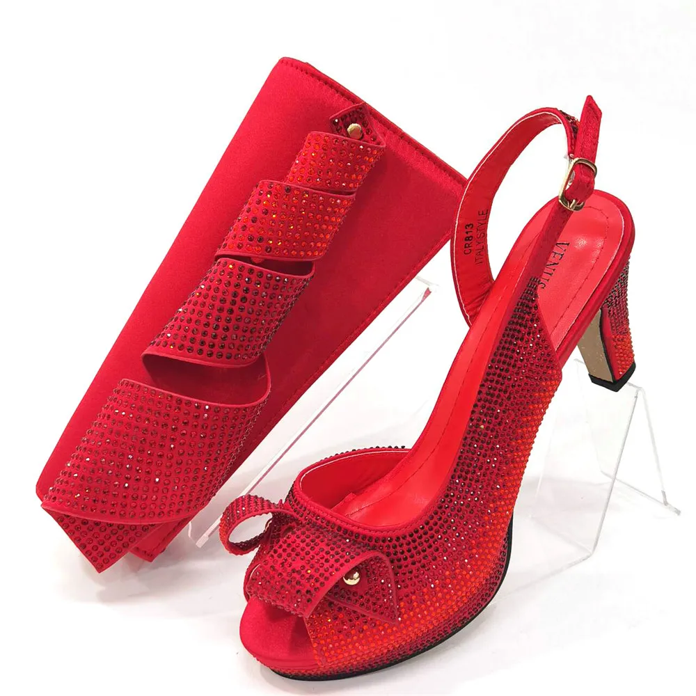 Nigerian Women Party Pumps High Heels Ladies Italian Design Shoes And Bags Set Decorated with Rhinestone Wedding Party Shoes
Nigerian Women Party Pumps High Heels Ladies Italian Design Shoes And Bags Set Decorated with Rhinestone Wedding Party Shoes