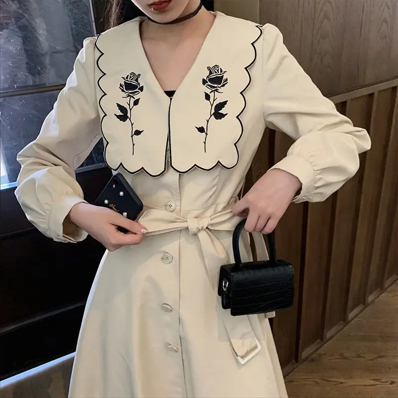 One-Piece Dress French Rose Embroidery V-neck Blazer Dress Women Slim Elegant Party Dress 2024 Women Korean Fashion Clothing New
One-Piece Dress French Rose Embroidery V-neck Blazer Dress Women Slim Elegant Party Dress 2024 Women Korean Fashion Clothing New