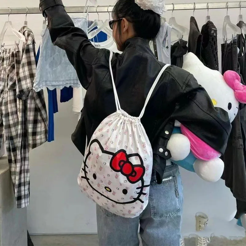 Новинка, милый рюкзак на шнурке Sanrio Hellokitty с мультяшным принтом, рюкзак большой емкости, искусственная кожа, подарок на день рождения
Новинка, милый рюкзак на шнурке Sanrio Hellokitty с мультяшным принтом, рюкзак большой емкости, искусственная кожа, подарок на день рождения